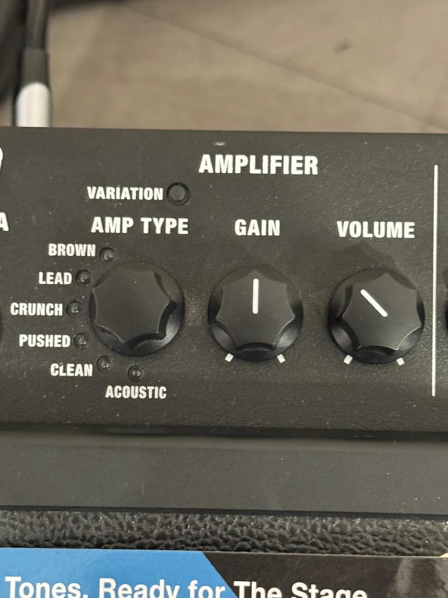 AMP TYPE은 앰프 성향, GAIN은 드라이브, VOLUME은 음색의 음량입니다.